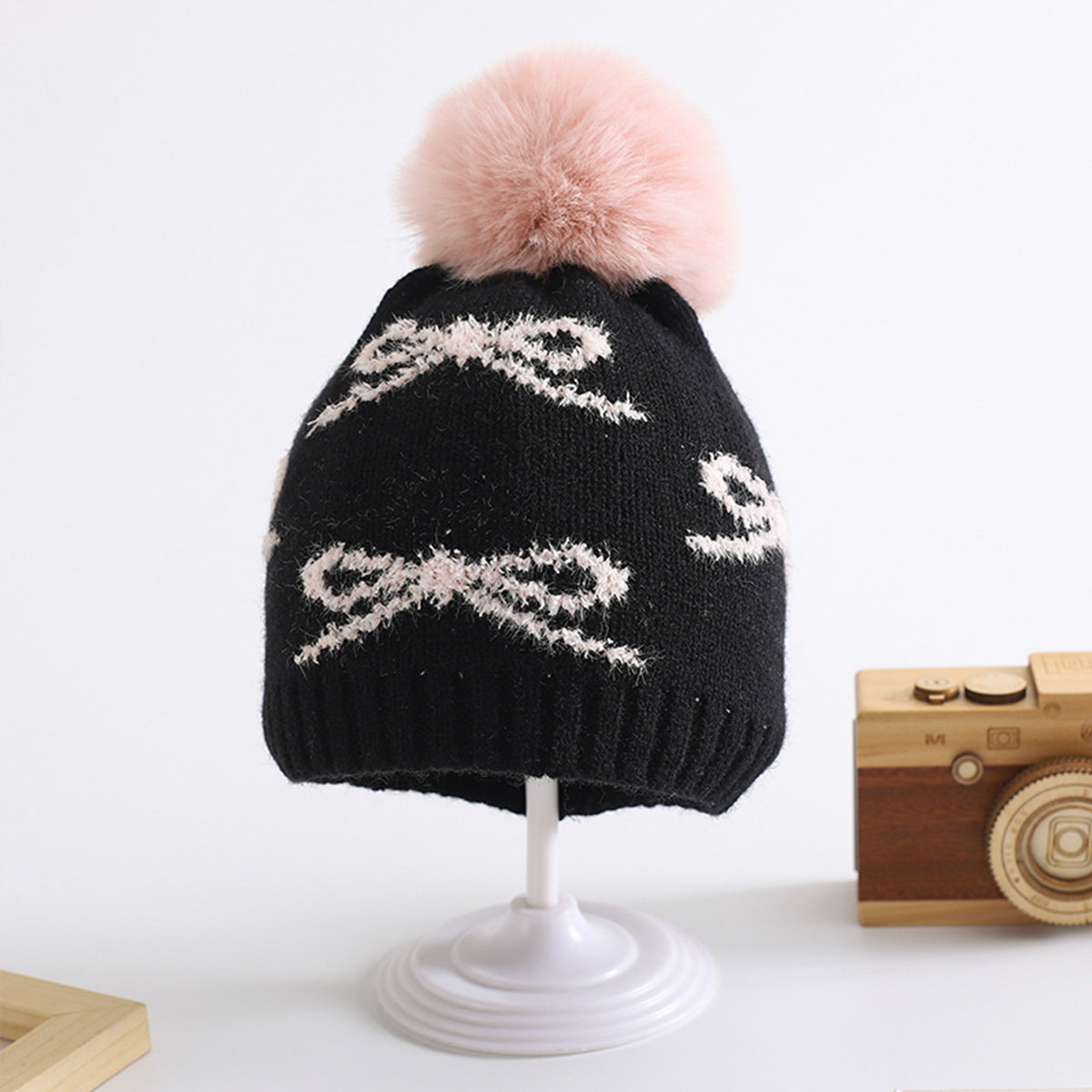 Children's woolen hat and neck set