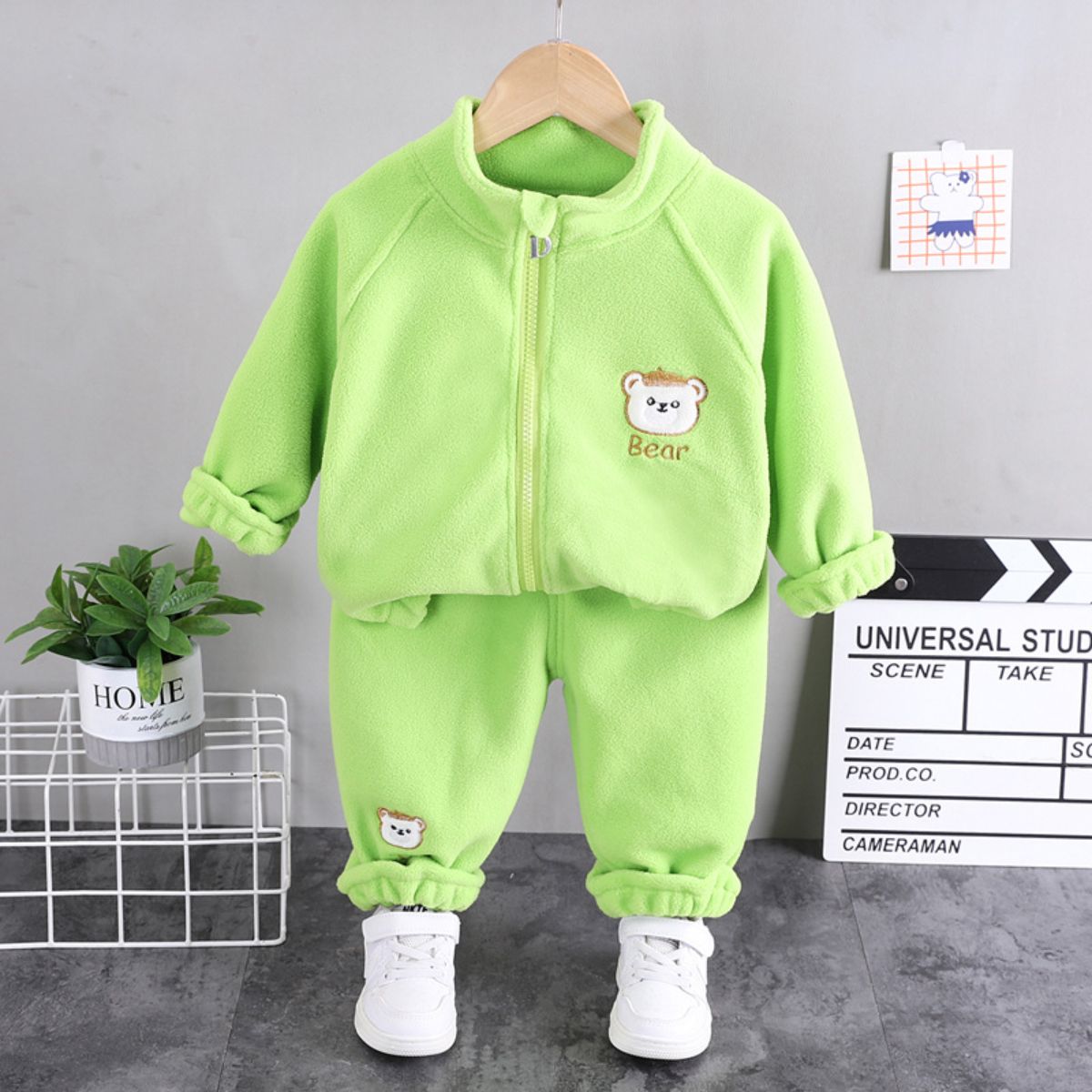 Children's clothing, boys and girls suits, small and medium-sized children's autumn clothing, new children's high-neck sports velvet suits