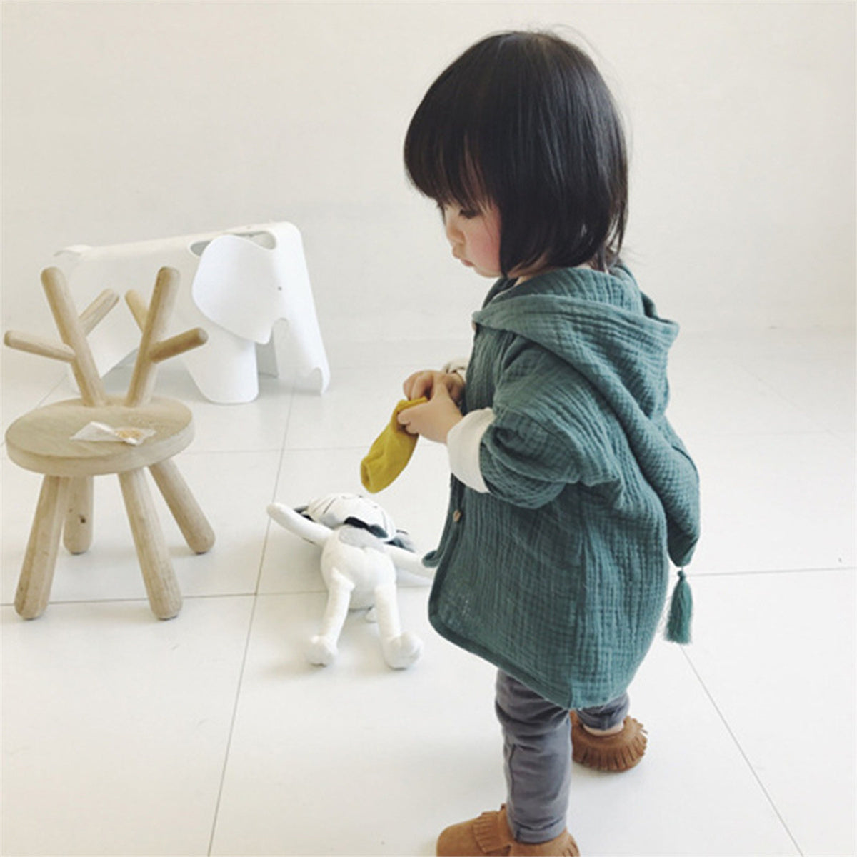 Children&#39;s Spring and Autumn Cotton and Linen Cardigan Fringed Hooded Jacket