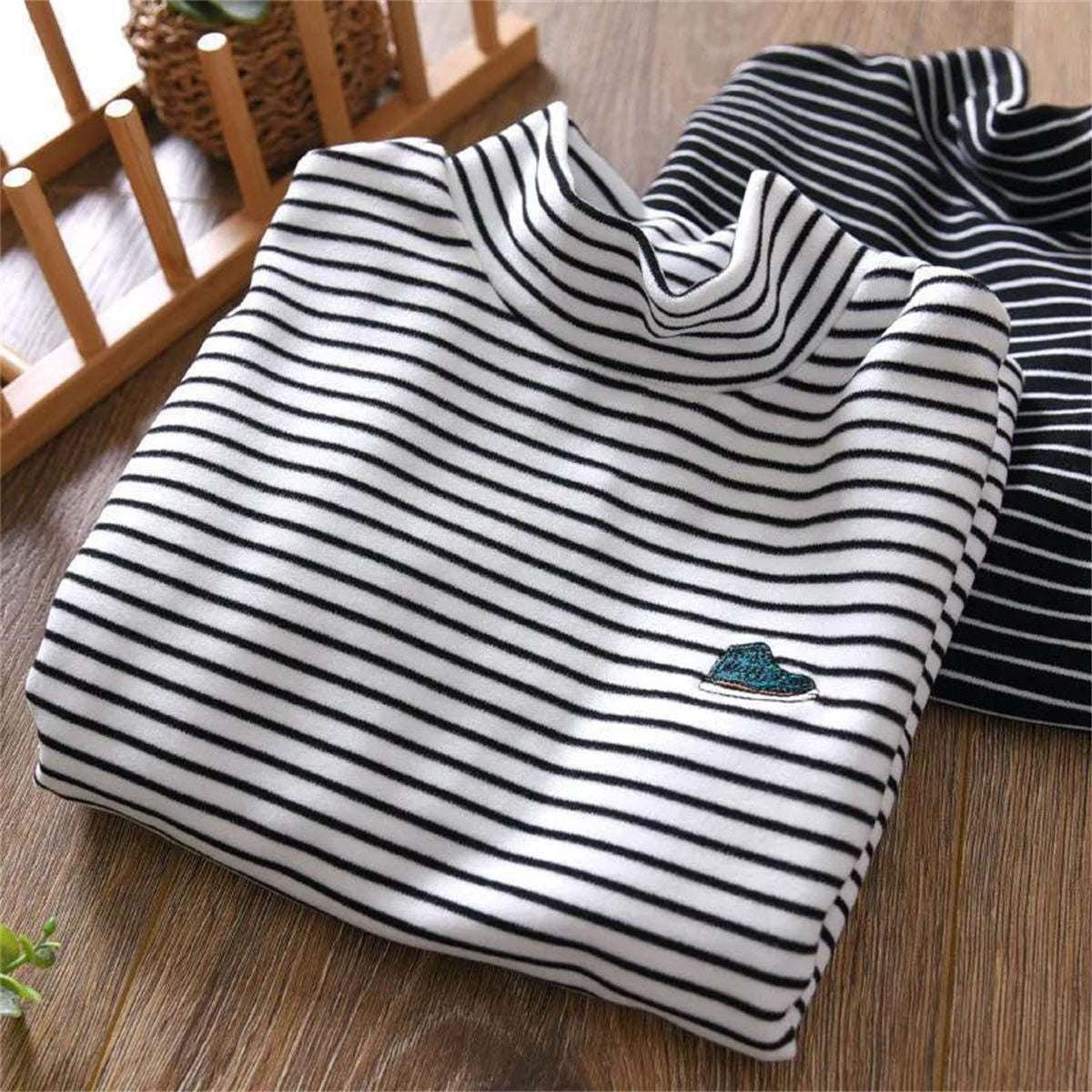 Winter fleece horizontal stripes cute embroidered bottoming shirt for boys and girls