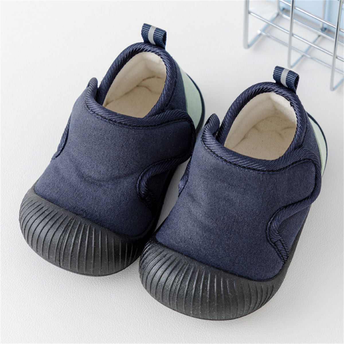 Winter solid color cotton-padded shoes for infants and children