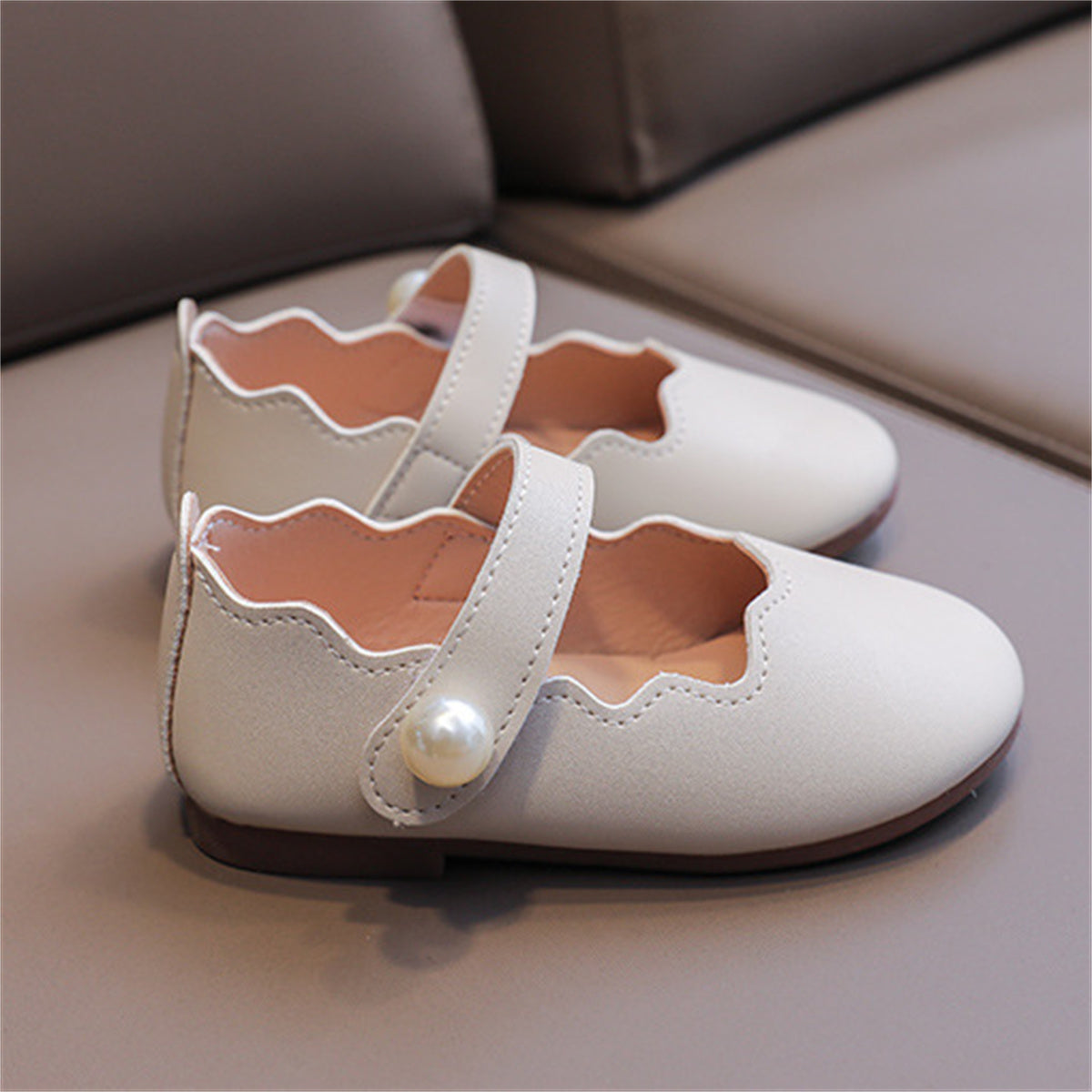 Children's girls' simple sweet style solid color pearl soft bottom breathable college flat leather shoes