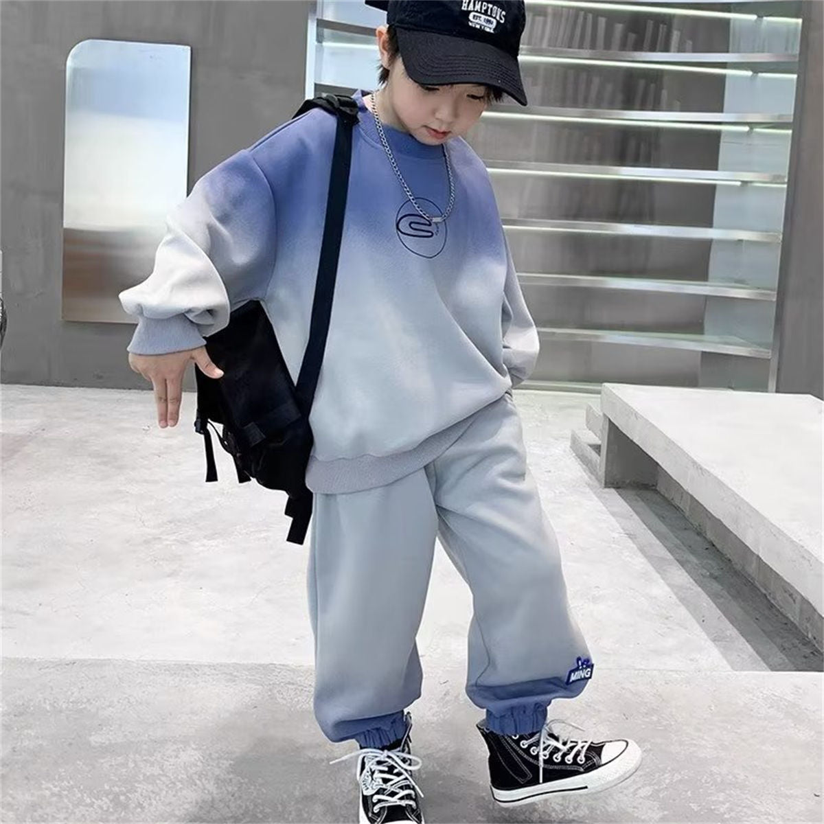 Autumn gradient temperament sports style sweater suit for middle and large boys