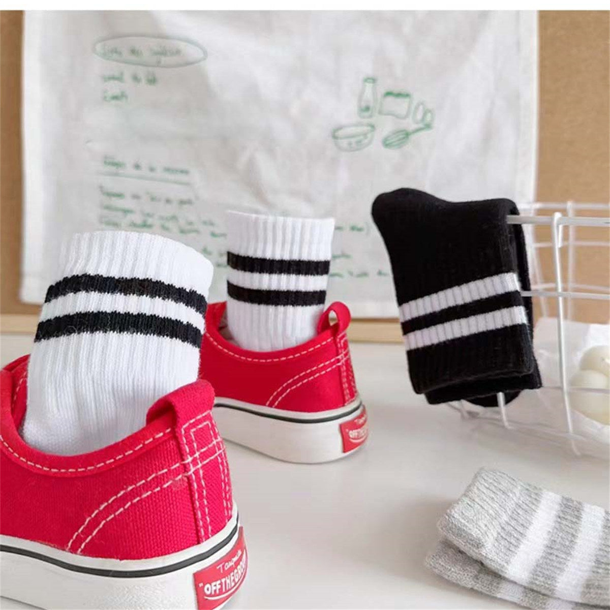 Children's spring and autumn casual college style parallel bars men's and women's short socks