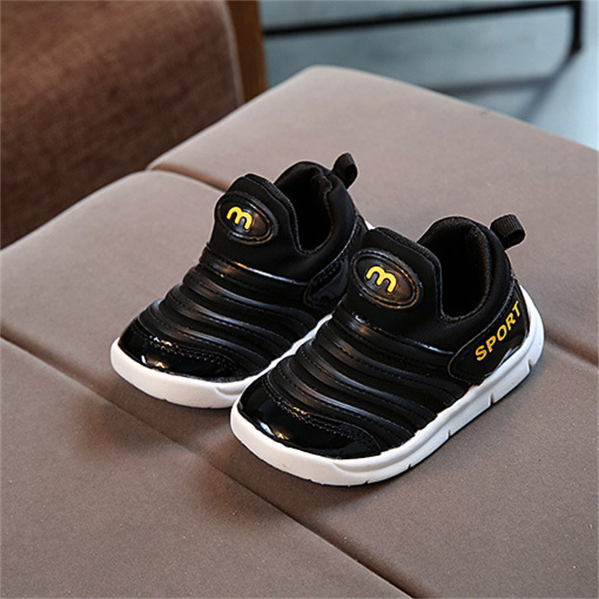 Spring and autumn pure color caterpillar style casual soft-soled sports shoes for children and boys