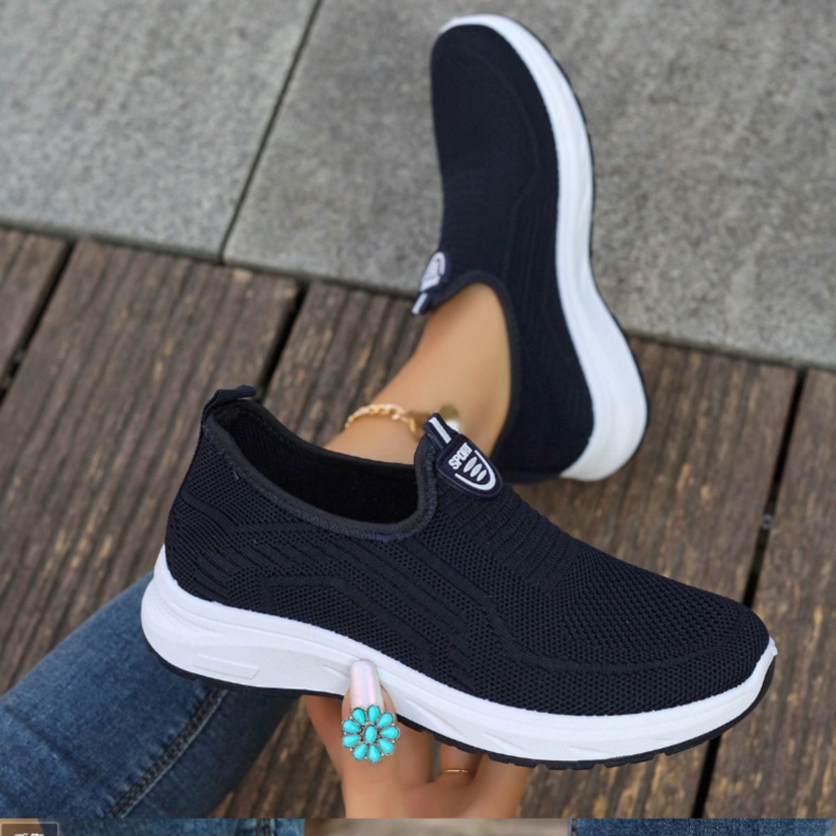 Comfortable flying woven slip-on shoes for mothers women