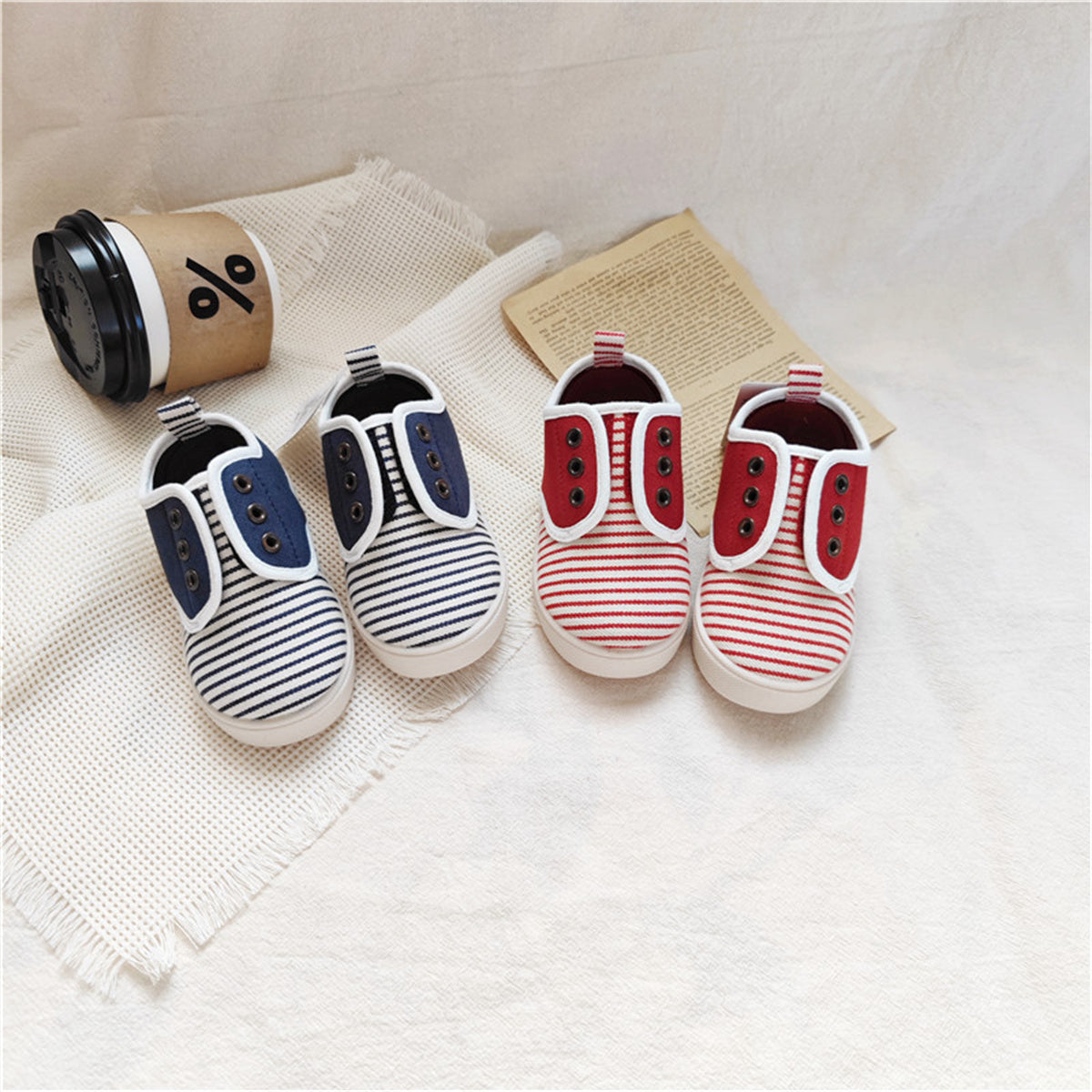 Children's and boys' simple striped casual style low-top canvas shoes