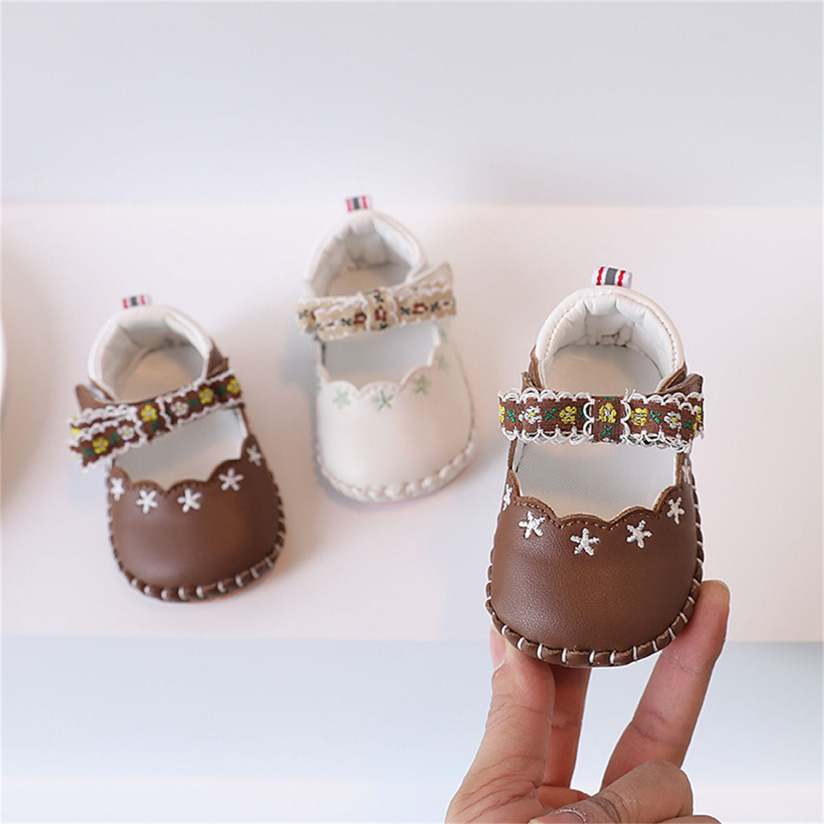 Baby Girls Autumn Embroidered Ladies Style Leather Shoes