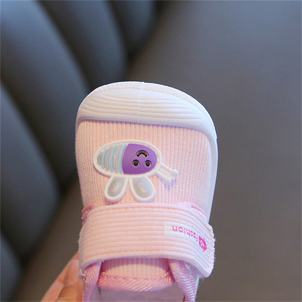 Baby and child horizontal line bee cartoon style non-slip soft sole casual shoes