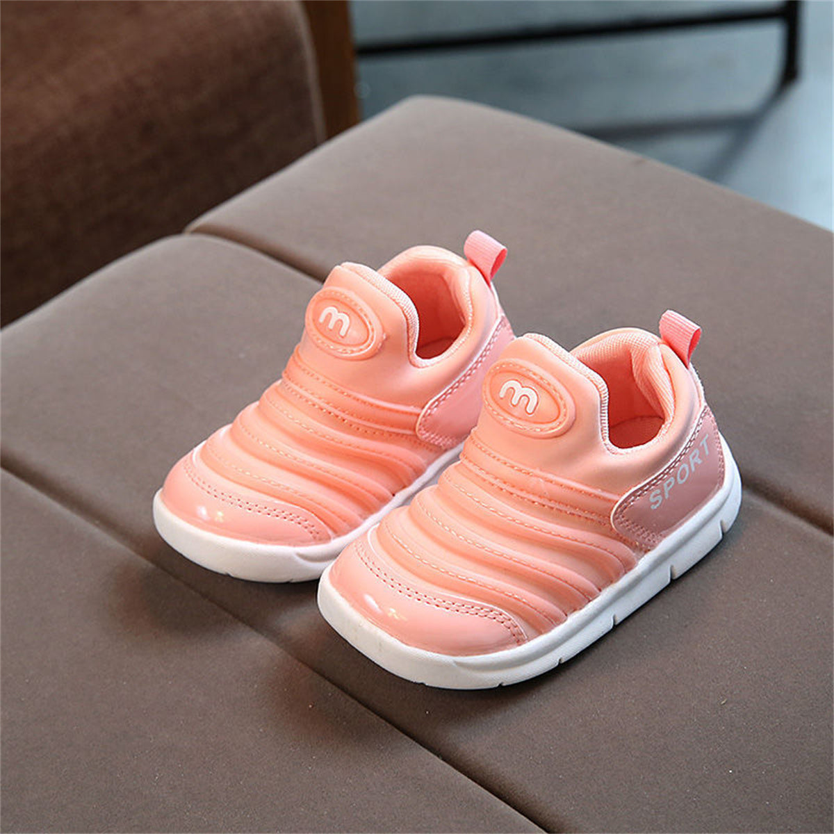 Spring and autumn pure color caterpillar style casual soft-soled sports shoes for children and boys