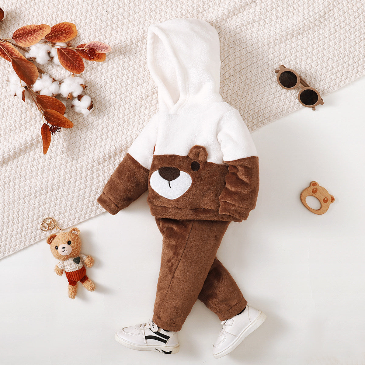 Baby Boy 2 Pieces Color-block Bear Graphic Fleeced Hooded Sweater & Pants for Winter