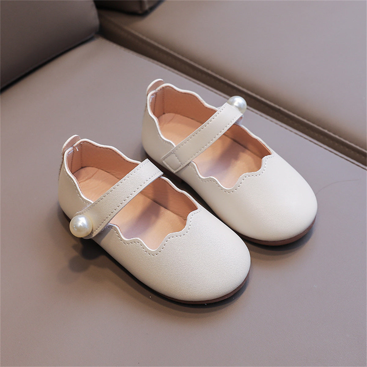 Children's girls' simple sweet style solid color pearl soft bottom breathable college flat leather shoes