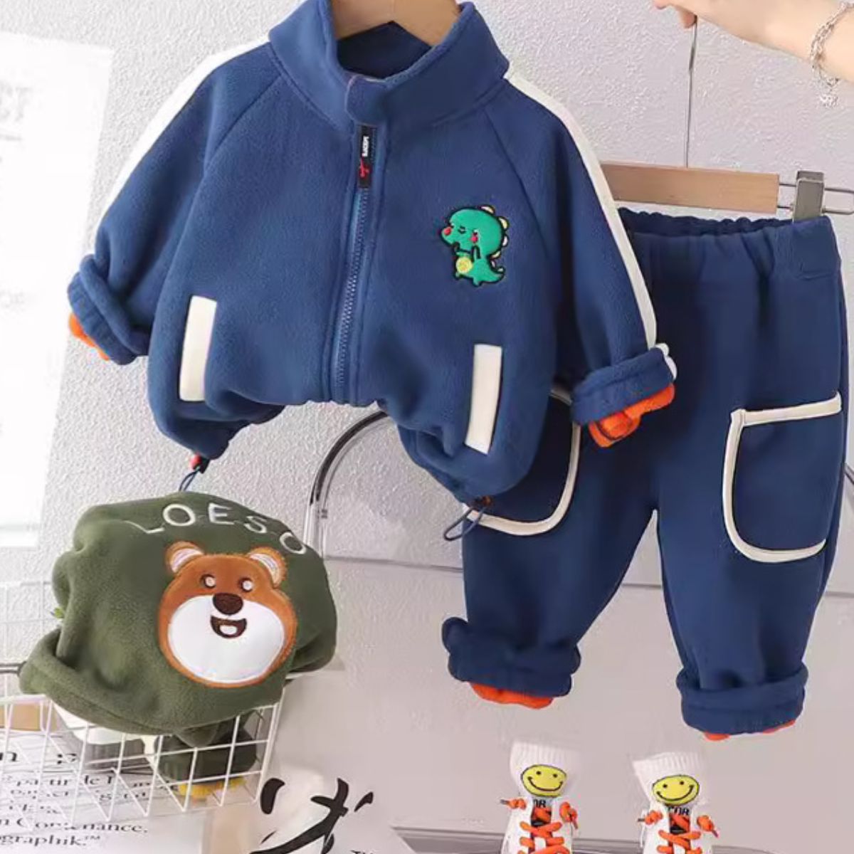 Boys autumn and winter double-sided fleece suit new baby winter clothes plus fleece dinosaur zipper shirt two-piece suit