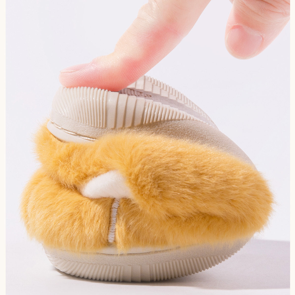 Children's autumn and winter cute cartoon style warm and non-slip cotton slippers with toe cap