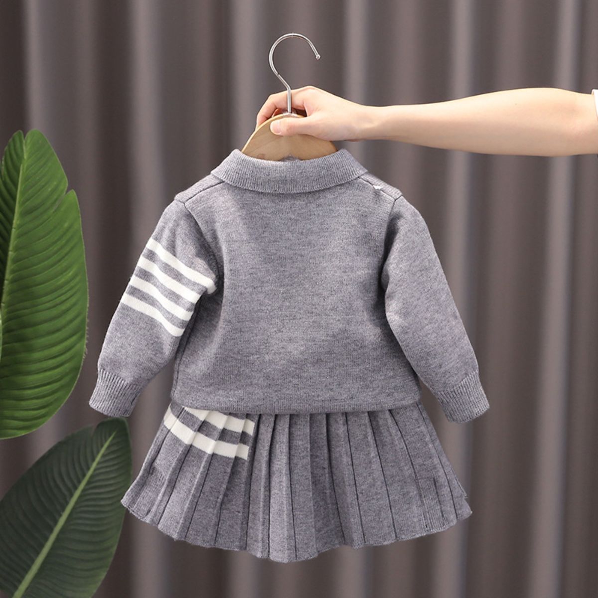 Girls sweater suit autumn and winter new style college style two-piece suit children's suit skirt