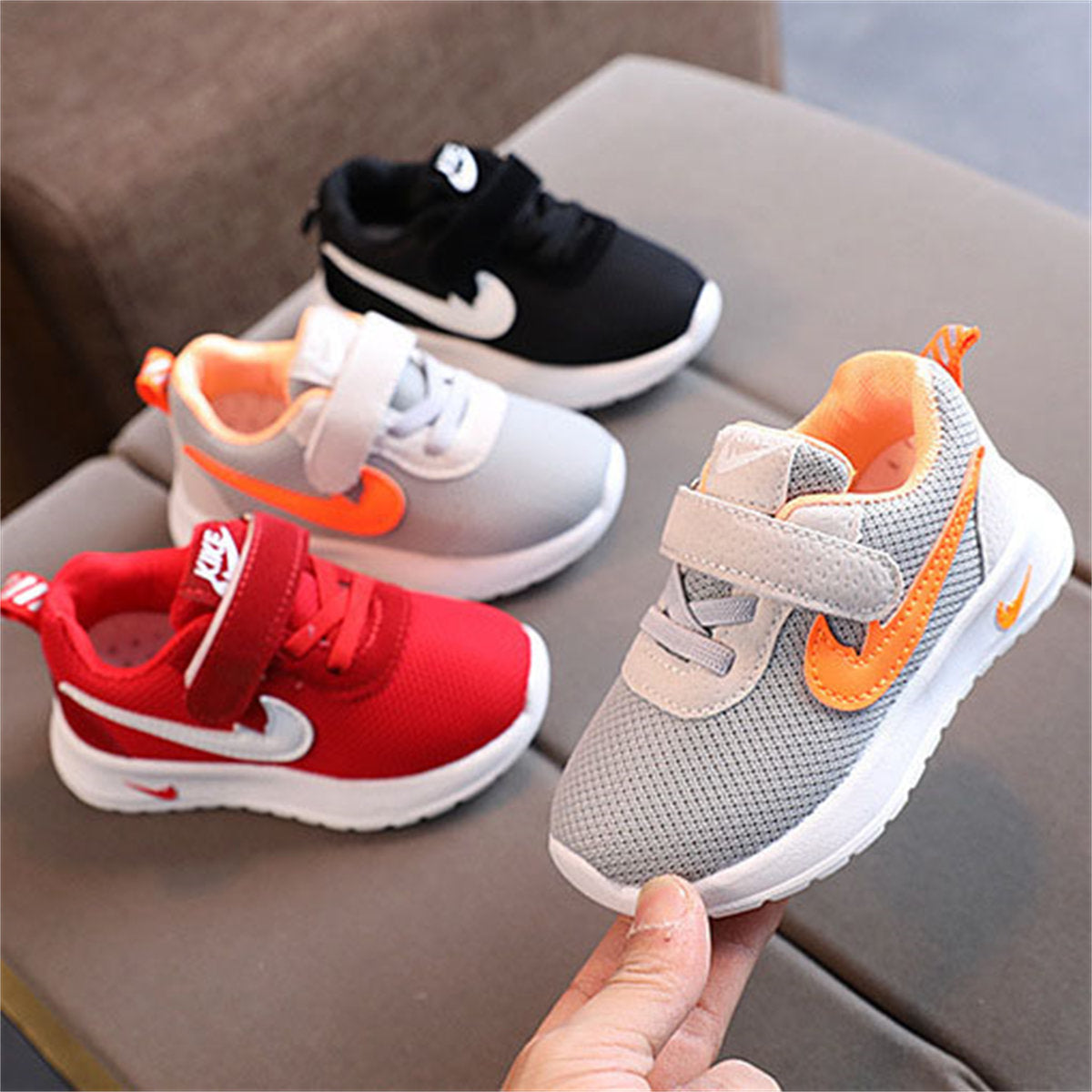 Children's solid color sports shoes