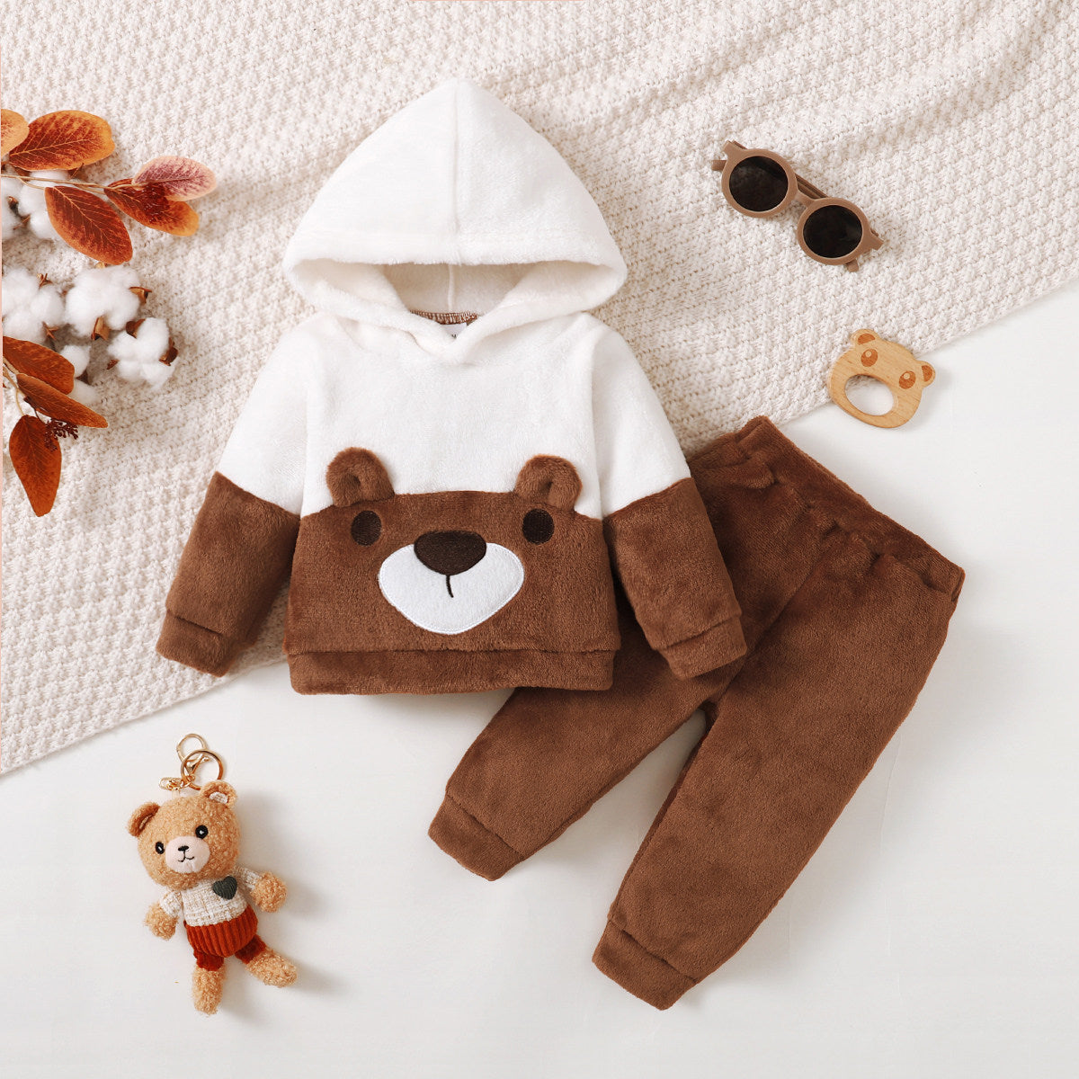 Baby Boy 2 Pieces Color-block Bear Graphic Fleeced Hooded Sweater & Pants for Winter