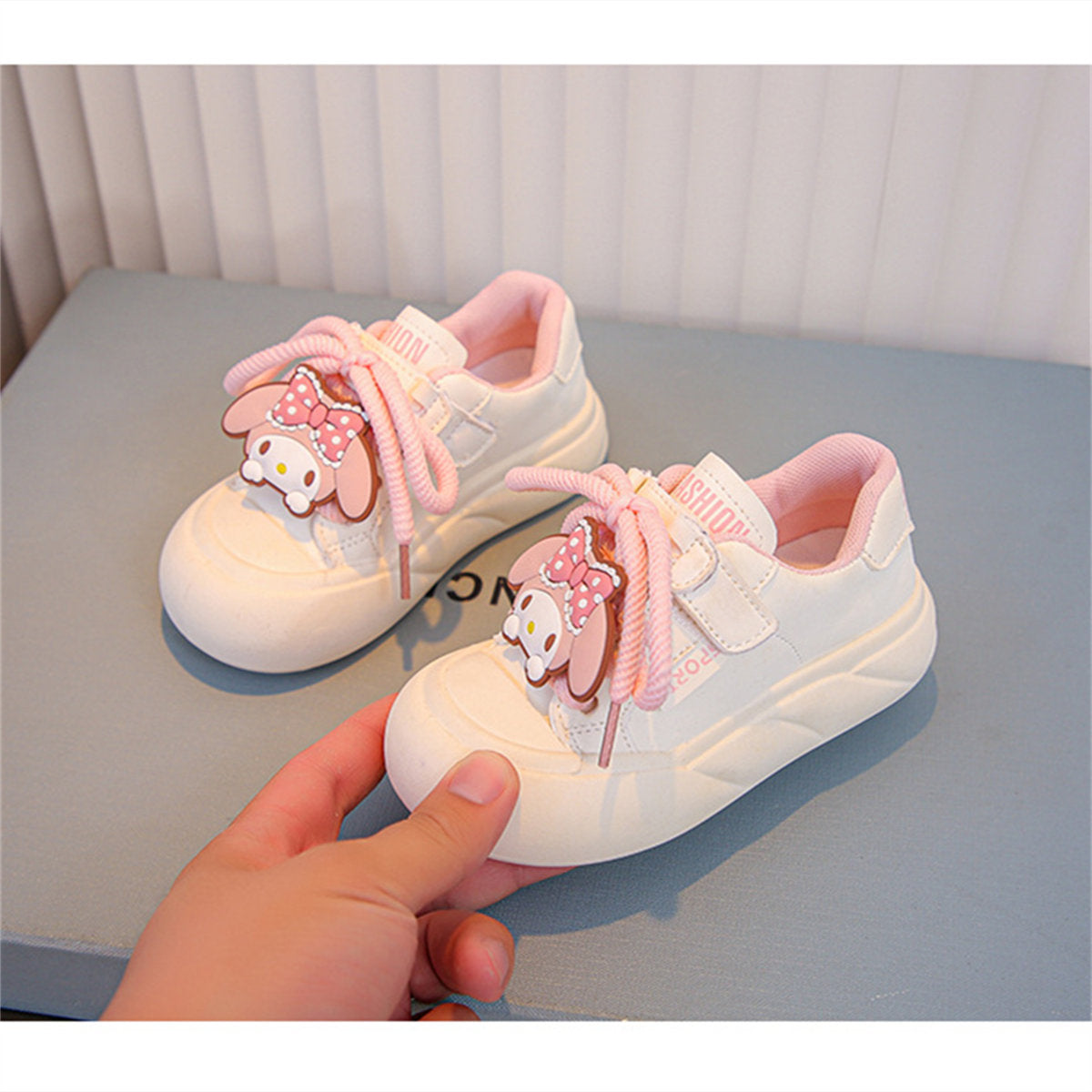 Sanrio cute casual style soft sole lightweight low-top canvas shoes for middle and large children's girls spring and autumn