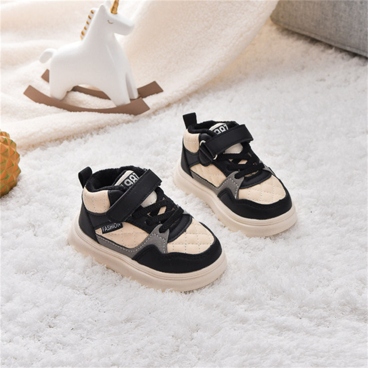 Children&#39;s and boys&#39; winter velvet color matching casual style waterproof warm high-top sneakers