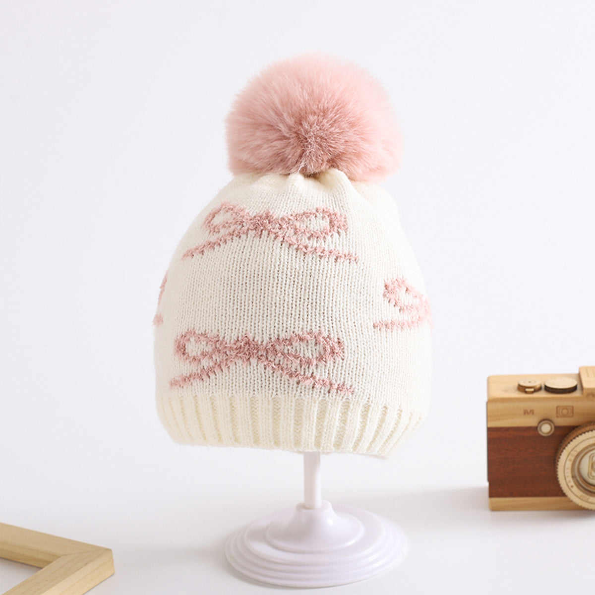 Children's woolen hat and neck set