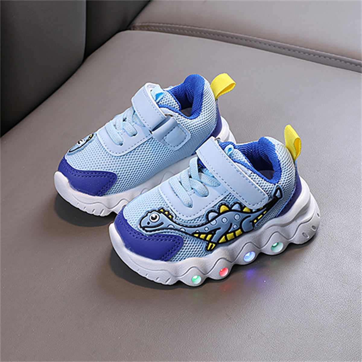 Children's and boys' spring and autumn cute dinosaur baby luminous LED Velcro breathable sports shoes