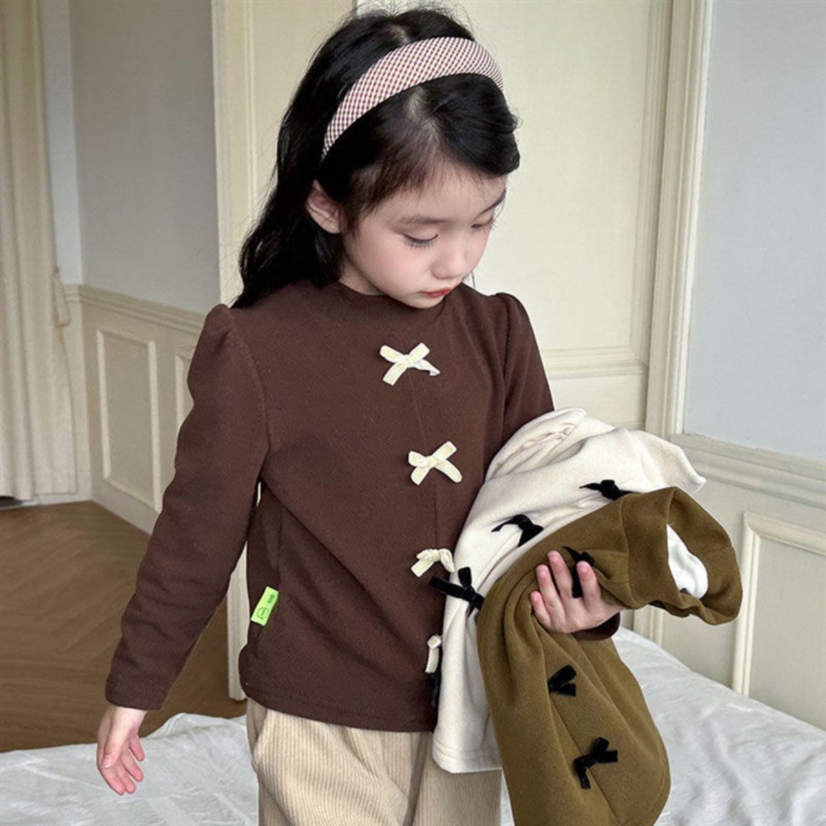 Children's sweet bow bottoming shirt for baby girls with velvet inner wear winter style girls bottoming shirt half turtleneck