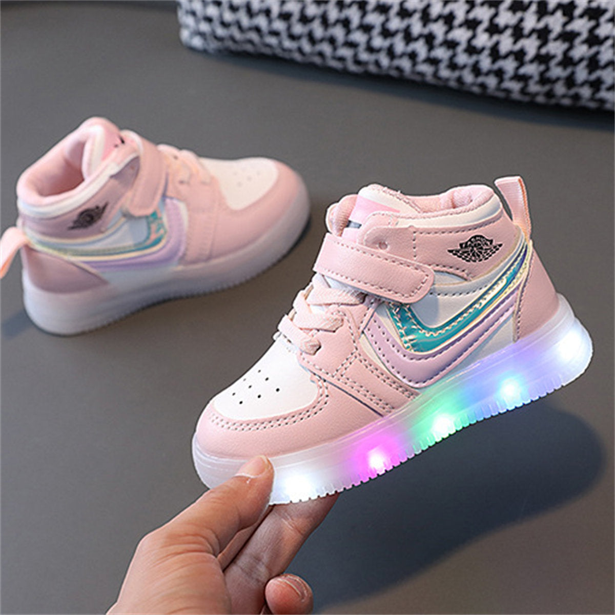 Simple and elegant luminous LED soft-soled high-top sneakers for children and boys