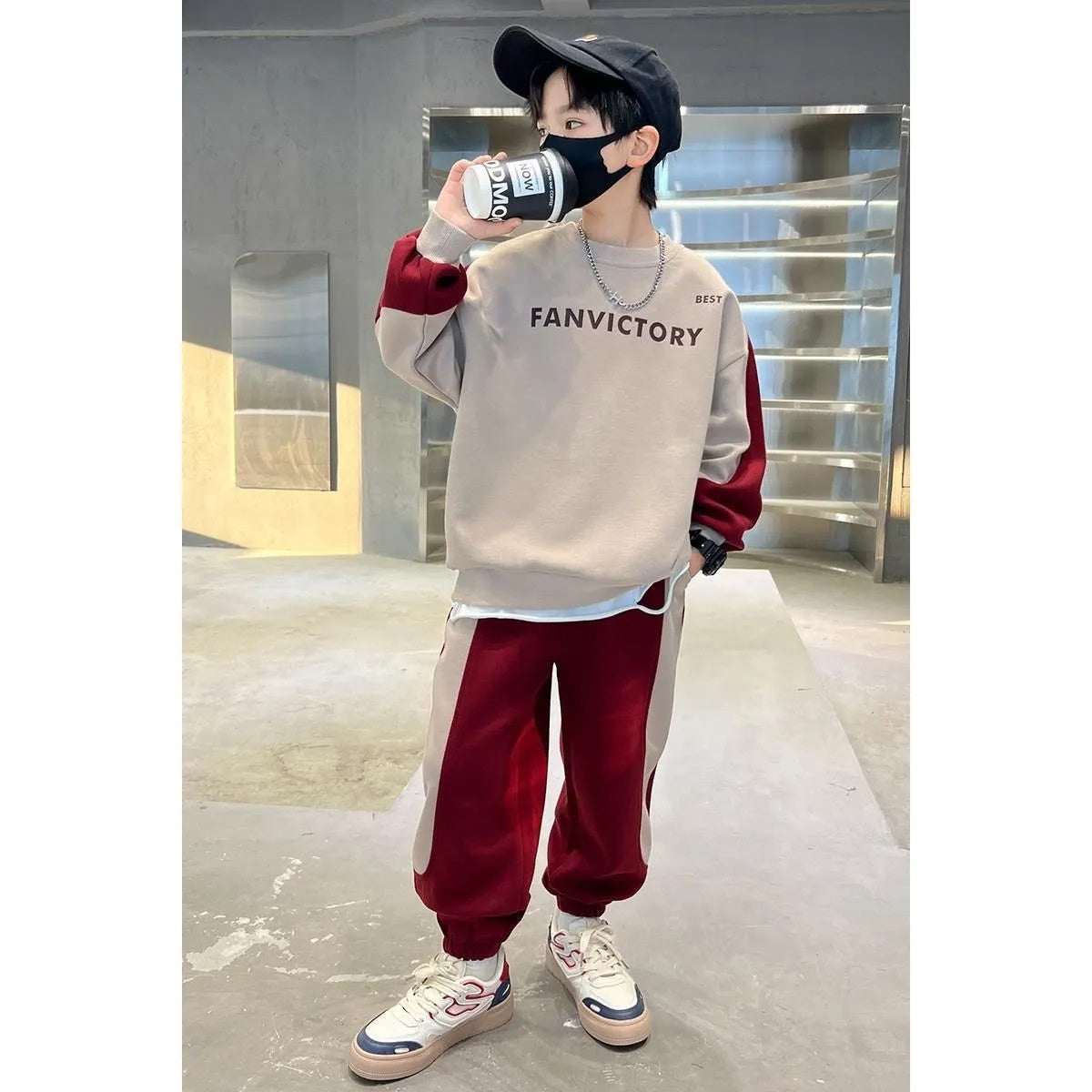 Medium and large boys autumn and winter two-piece suit simple casual sports style letter style sweater suit