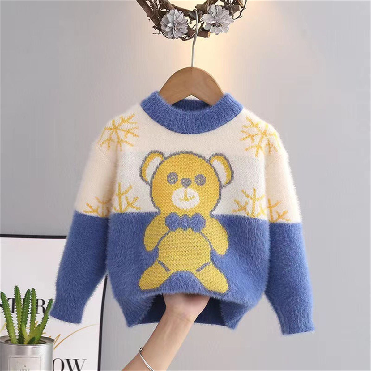 Cute winter style bear pullover sweater for boys and girls