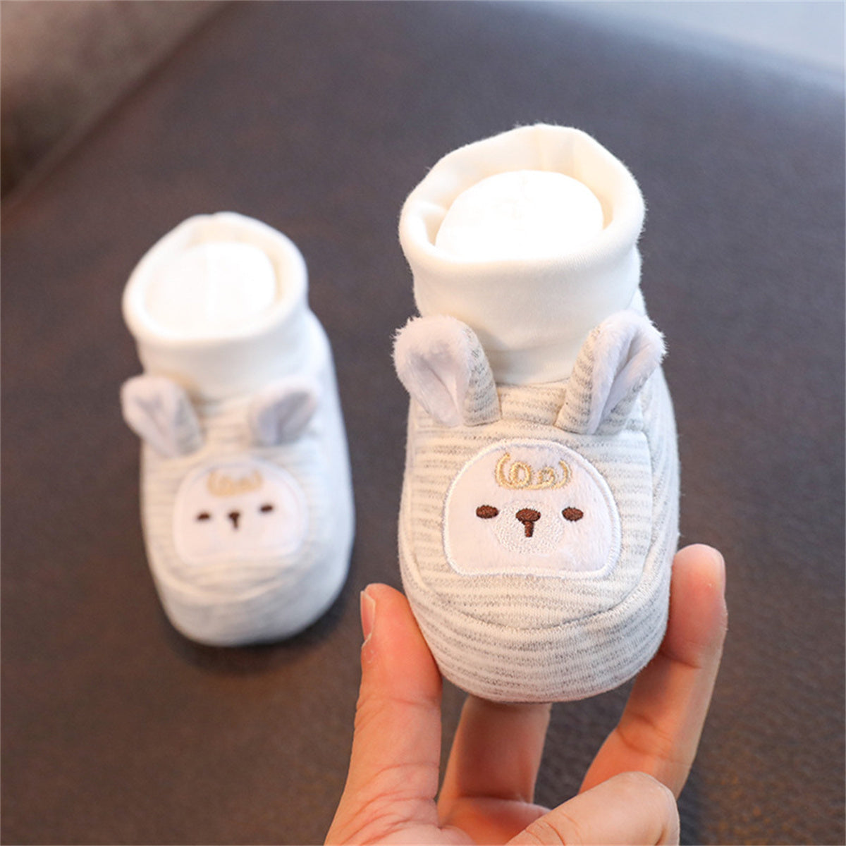 Baby and child embroidered cartoon pattern autumn and winter plus velvet soft sole warm high top cotton shoes