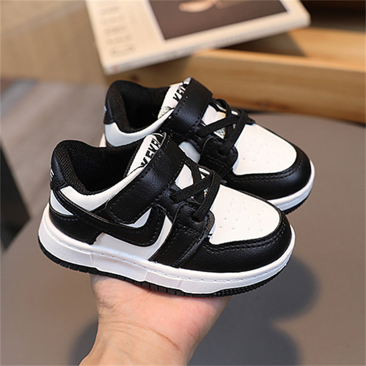 Children's and boys' autumn color matching casual style low-top sneakers