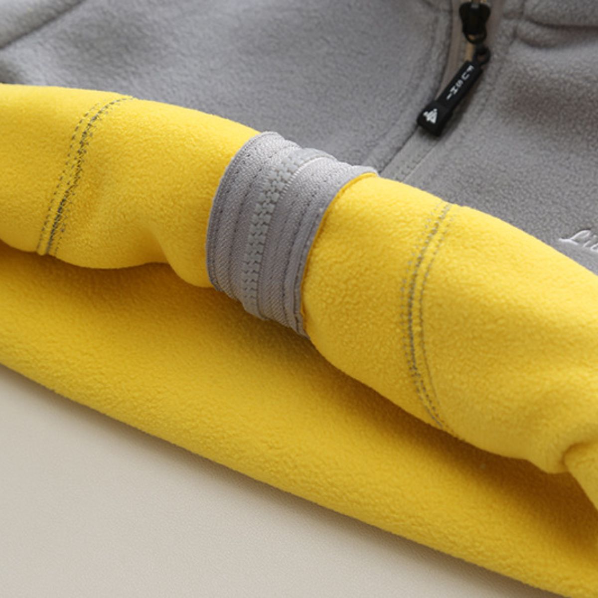 Boys' fleece jackets autumn and winter new styles for little kids and babies, fleece tops, children's long-sleeved clothes, children's clothing