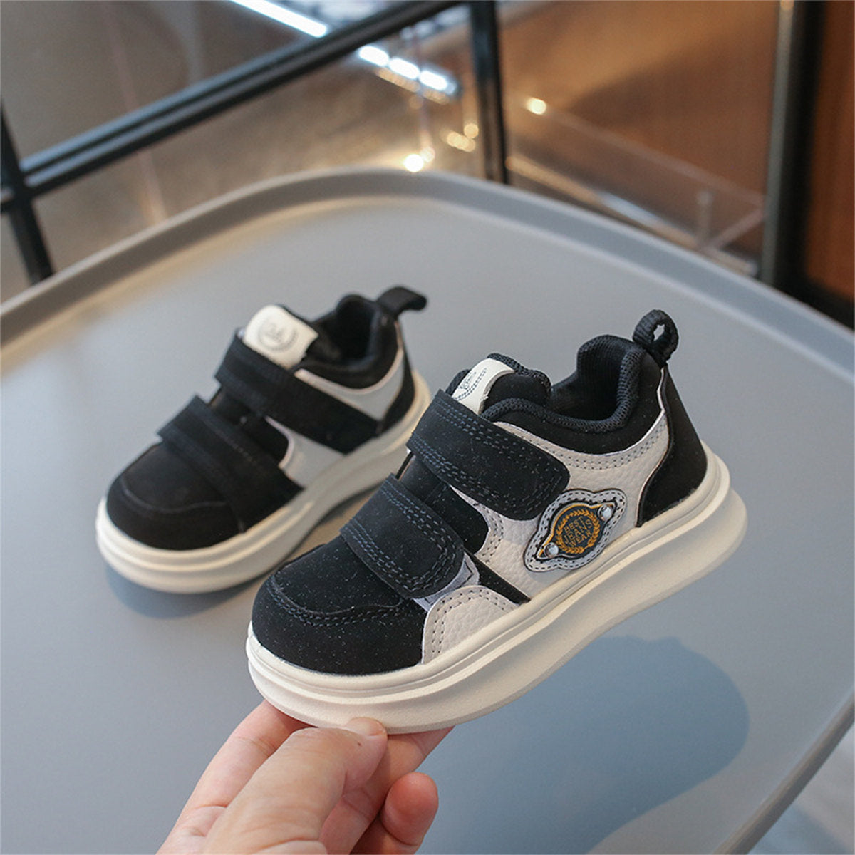 Cool and simple style for little boys, color matching, Velcro, lightweight, soft-soled low-top sneakers