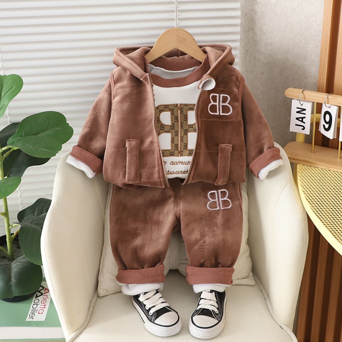 New autumn and winter children's clothing for boys and girls plush plush bear children's three-piece suits