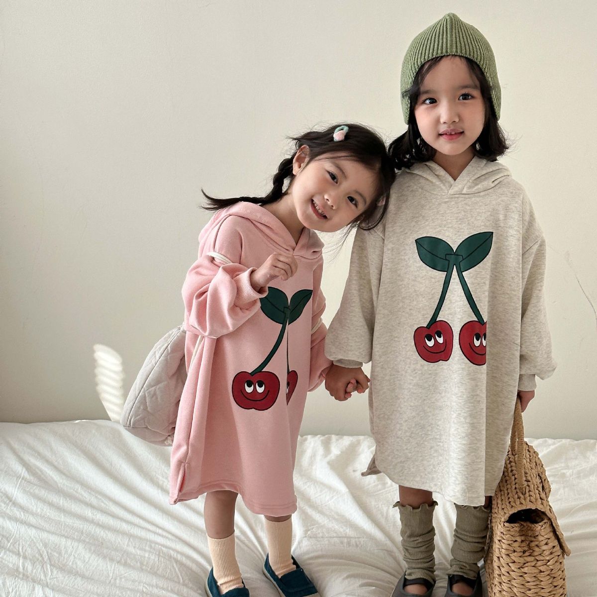 Girls dress new spring and autumn loose children's spring clothes baby long hooded sweater skirt