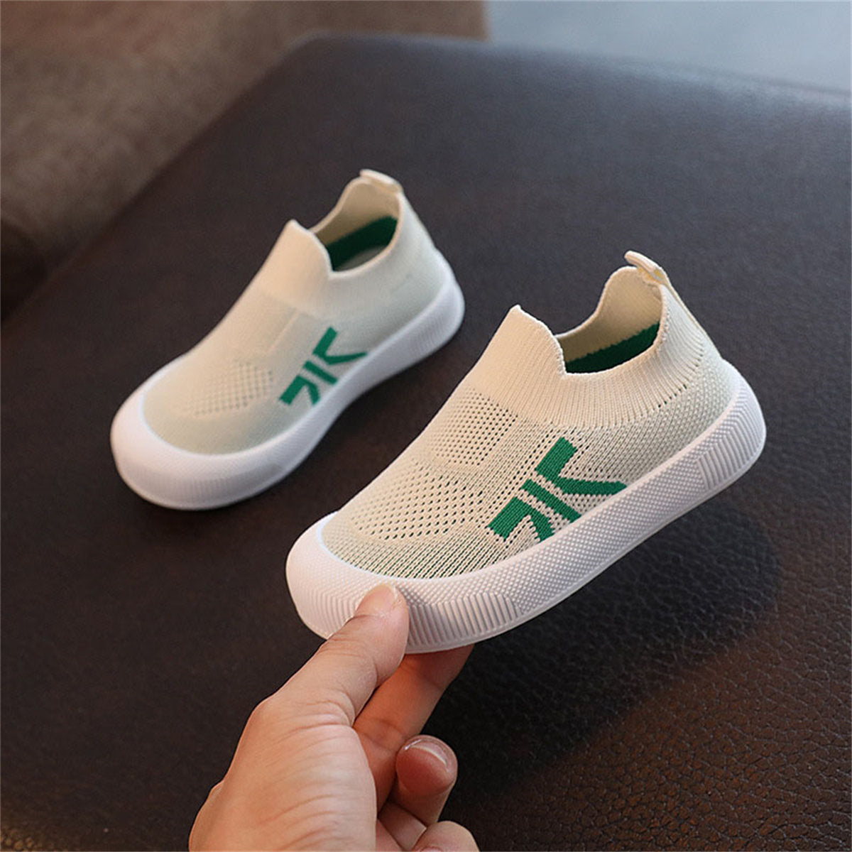 Children's slip-on woven sneakers