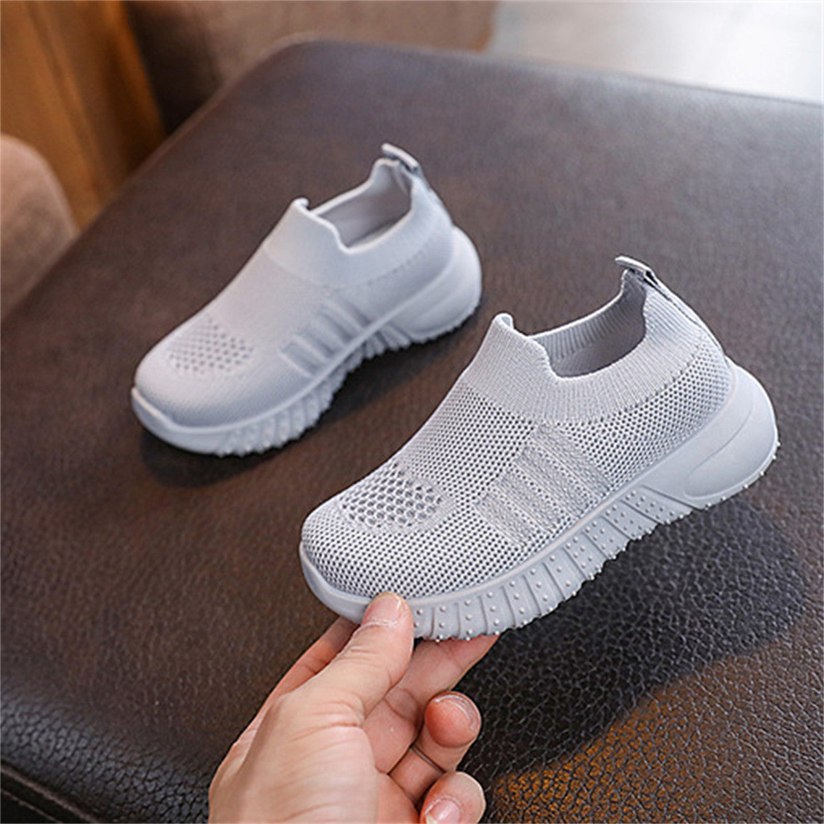 Children's solid color slip-on soft sole sports shoes