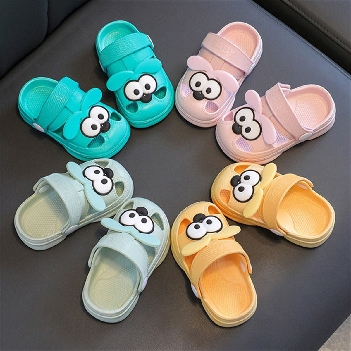 Cute bear soft bottom non-slip home bathroom slippers