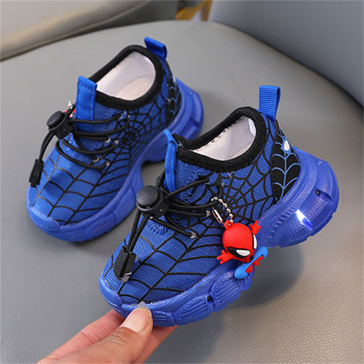 Children's mesh spider web LED light-up sports shoes