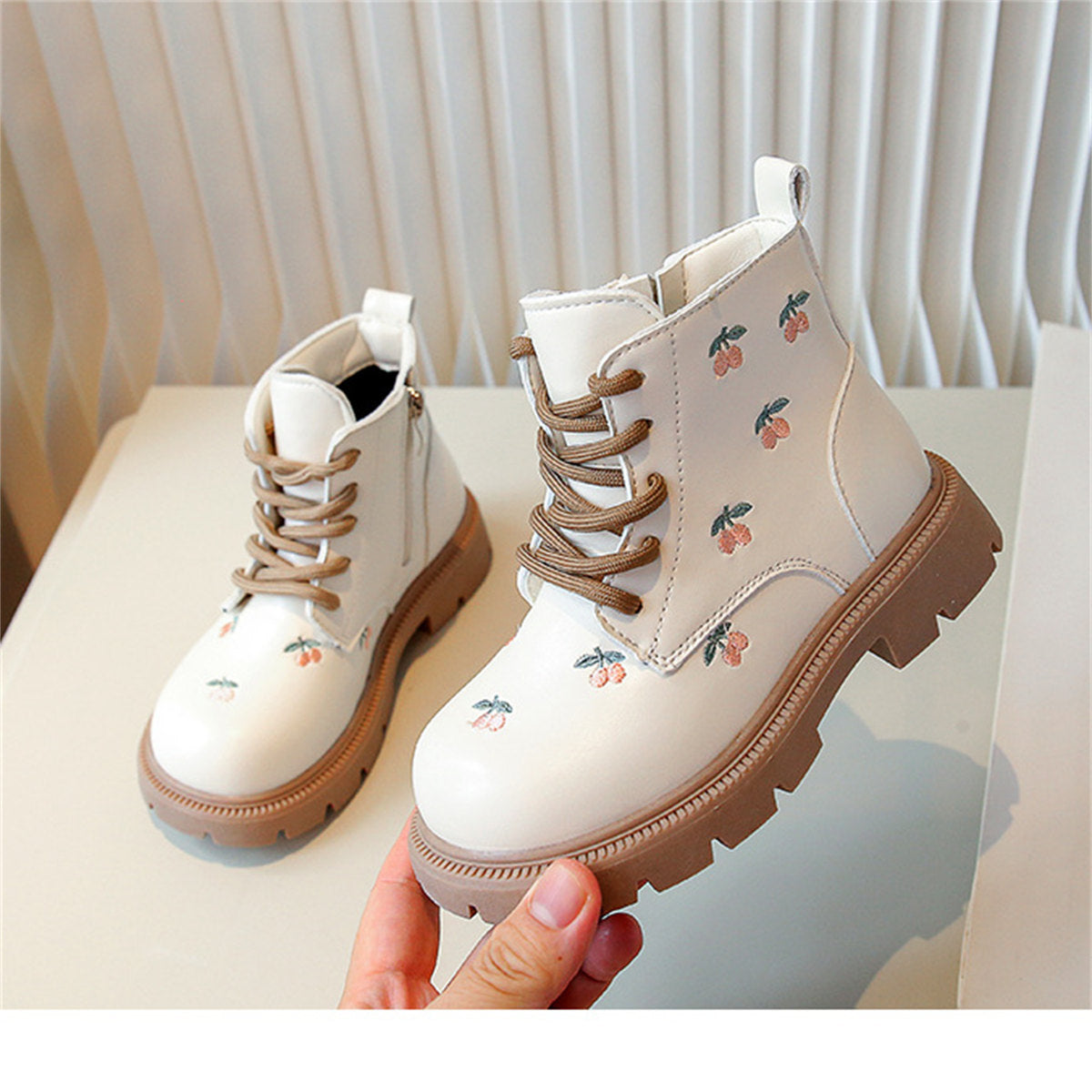 Sweet lady style embroidered waterproof and non-slip Martin boots for middle and large children