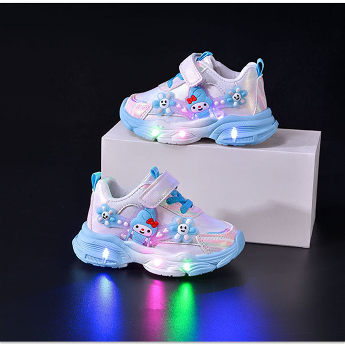 Children's girls' Sanrio cute cartoon style soft sole breathable luminous LED sports shoes