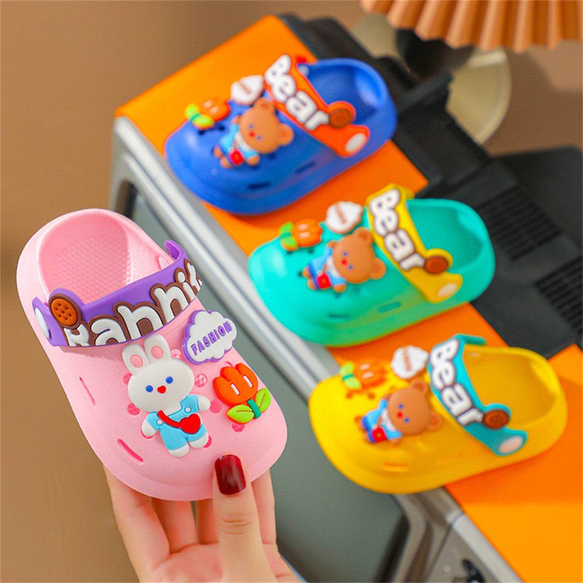 Cute cartoon baby non-slip girls' hole shoes