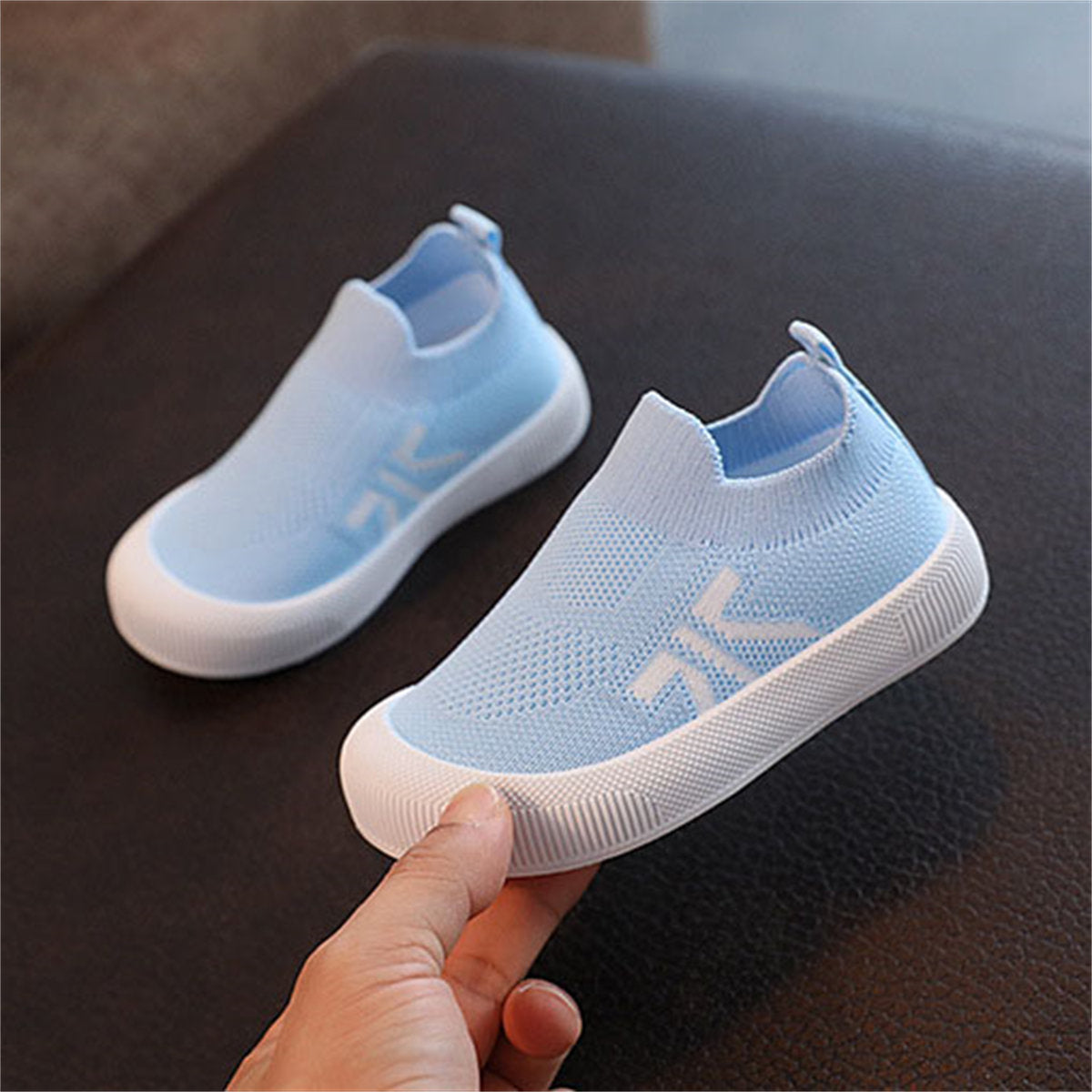 Children's slip-on woven sneakers