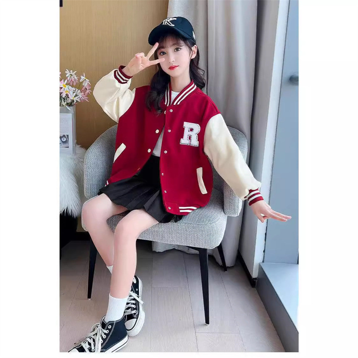 Thick fashionable tops for middle and large children, baseball jackets