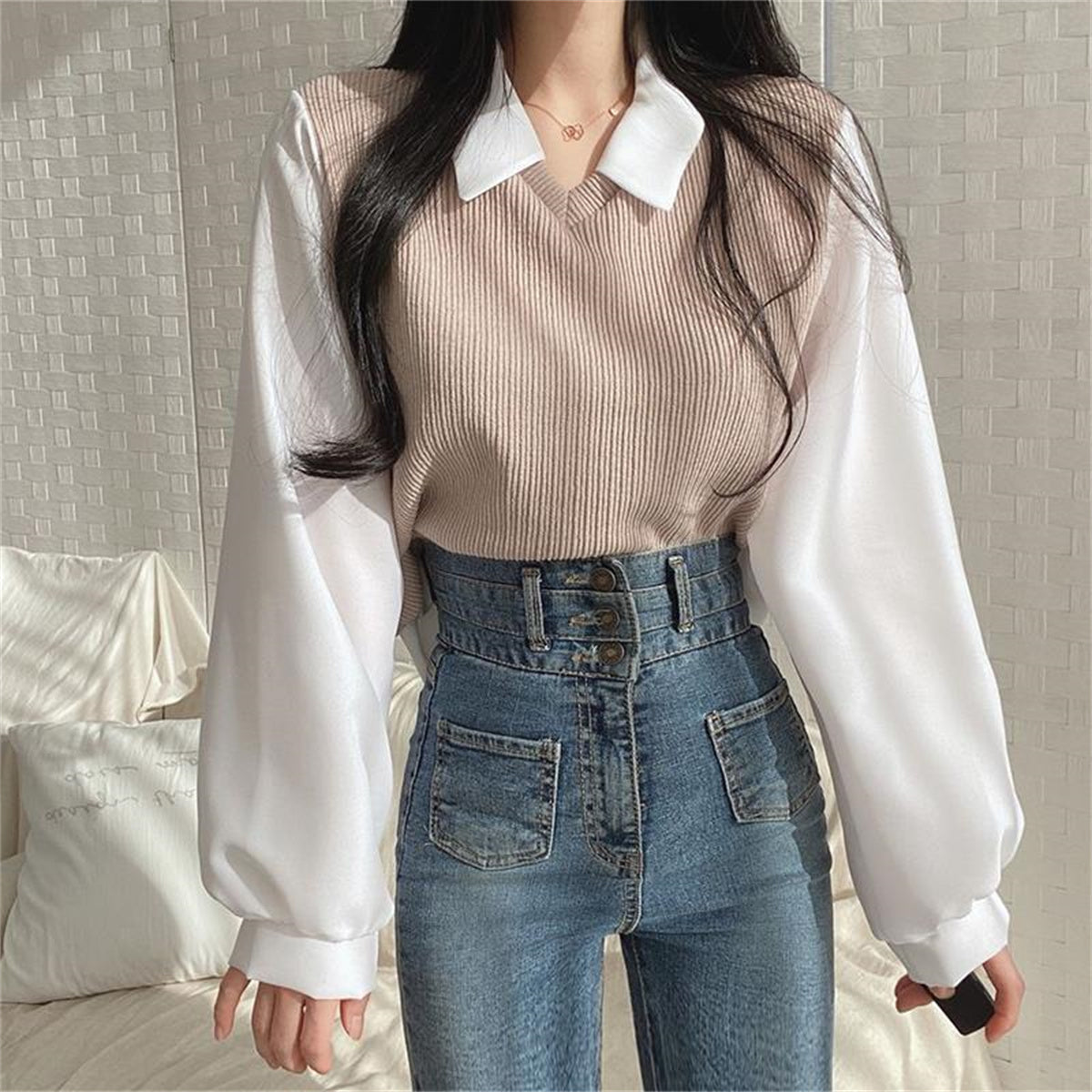 Fake two-piece T-shirt for women with polo collar and long sleeves