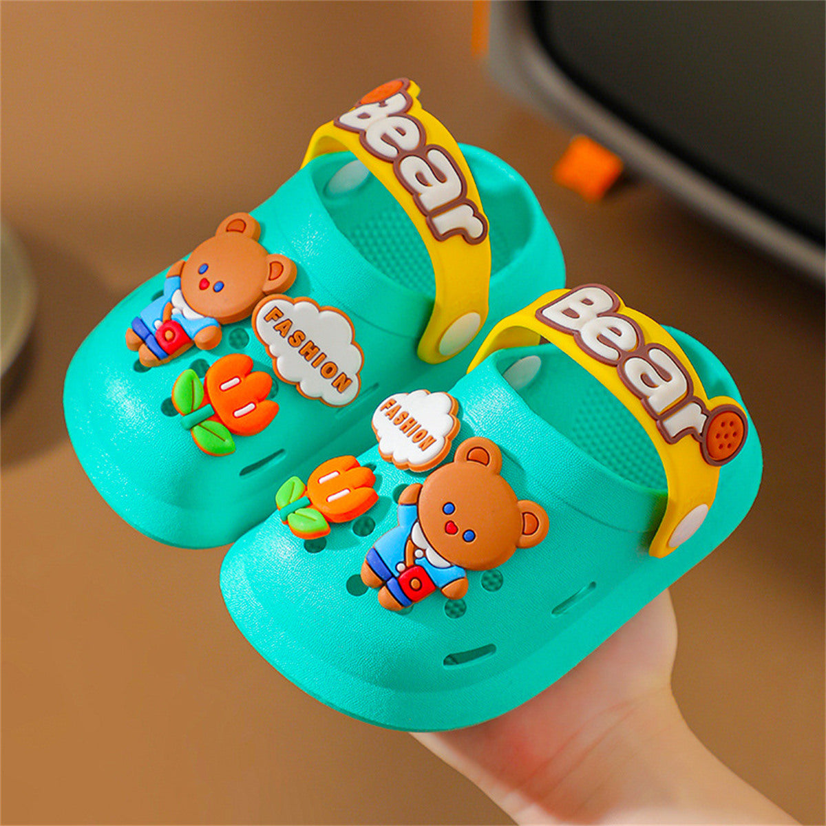 Cute cartoon baby non-slip girls' hole shoes