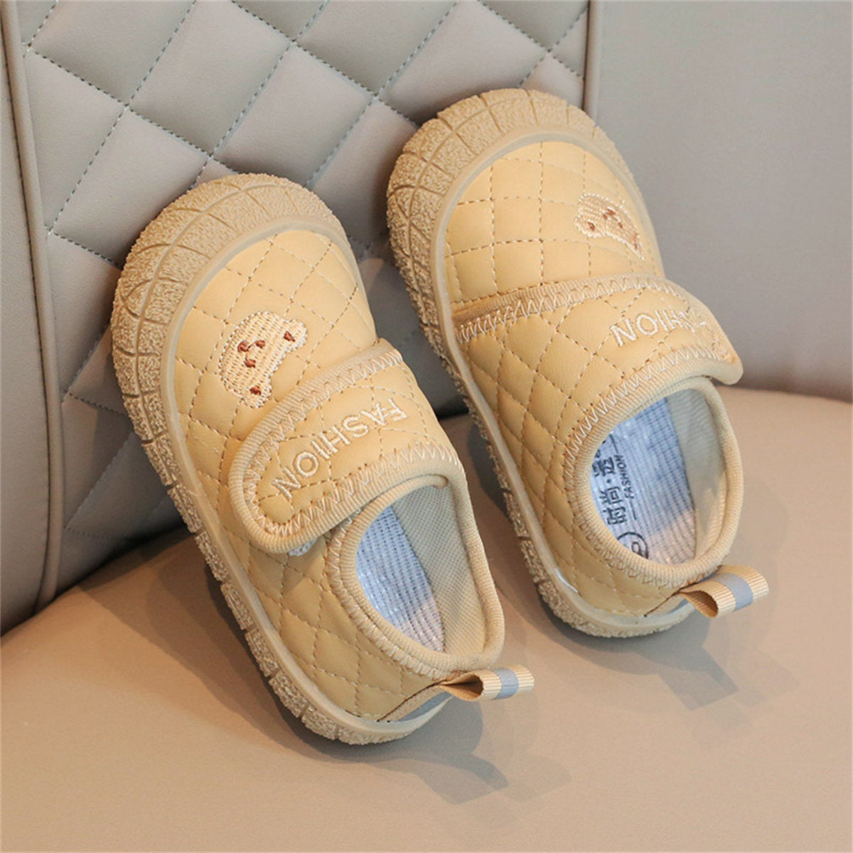 Children's and girls' cute bear embroidered soft-soled non-slip shock-absorbing Velcro toddler shoes