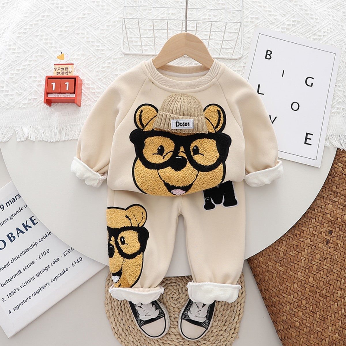 Winter wear plus velvet glasses bear sweater suit cartoon plus velvet sports two-piece suit