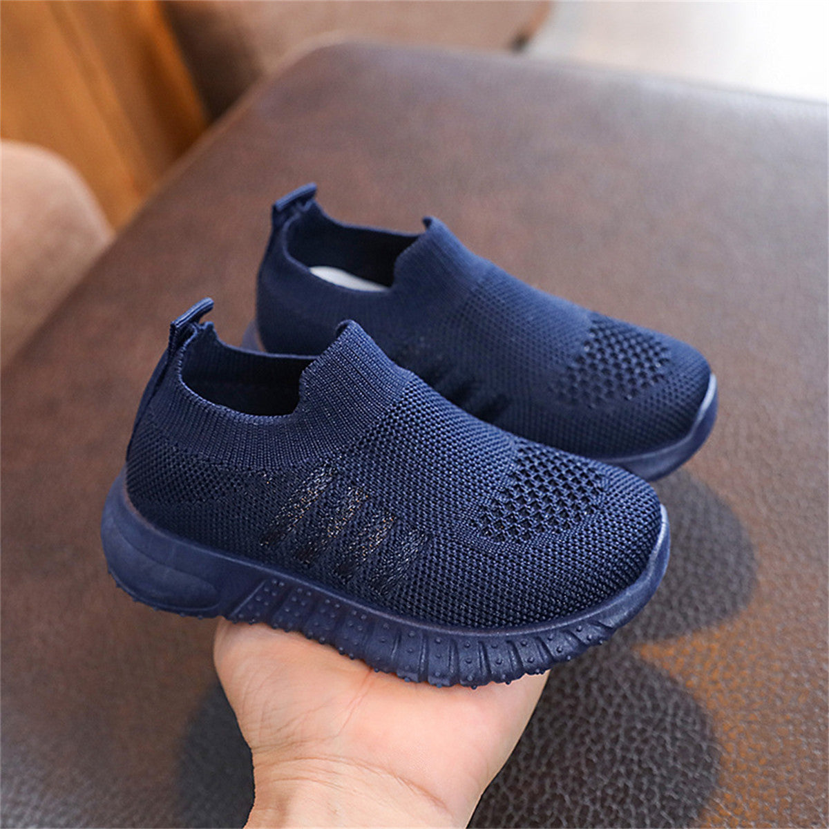 Children's solid color slip-on soft sole sports shoes