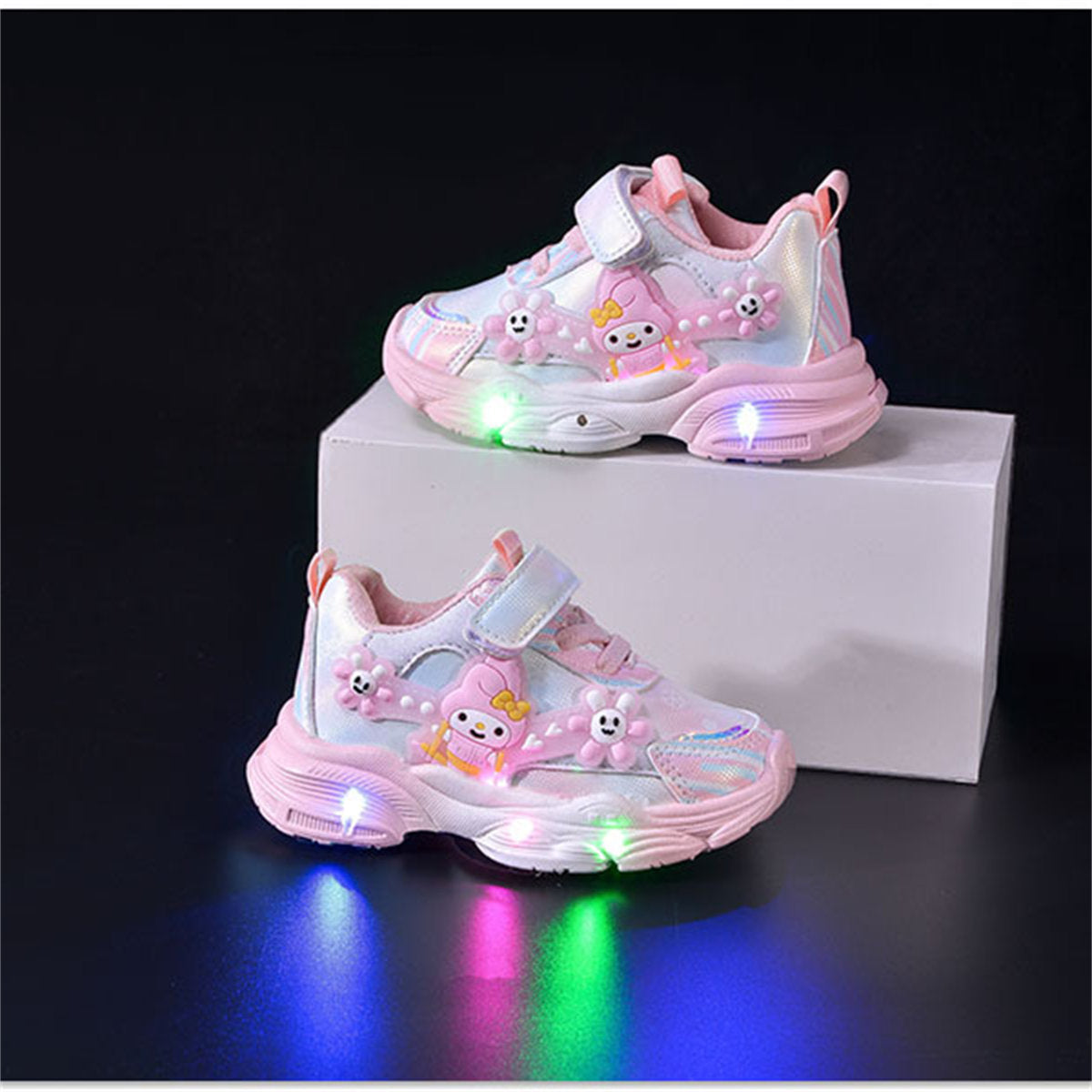 Children's girls' Sanrio cute cartoon style soft sole breathable luminous LED sports shoes